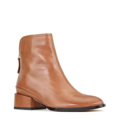 EOS Footwear Ankle Boots><noscript><img width=