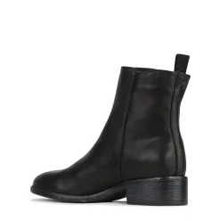 EOS Footwear Ankle Boots><noscript><img width=