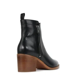 EOS Footwear Ankle Boots><noscript><img width=