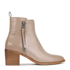 EOS Footwear Ankle Boots><noscript><img width=