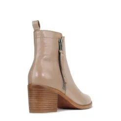EOS Footwear Ankle Boots><noscript><img width=