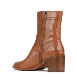 EOS Footwear Ankle Boots><noscript><img width=