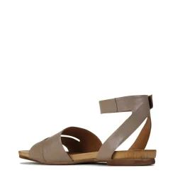EOS Footwear Sandals><noscript><img width=