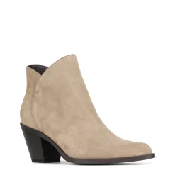 EOS Footwear Ankle Boots><noscript><img width=