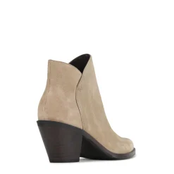 EOS Footwear Ankle Boots><noscript><img width=