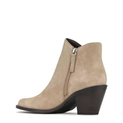 EOS Footwear Ankle Boots><noscript><img width=