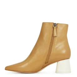 EOS Footwear Ankle Boots><noscript><img width=