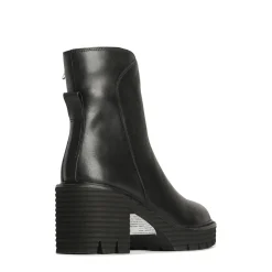 EOS Footwear Ankle Boots><noscript><img width=