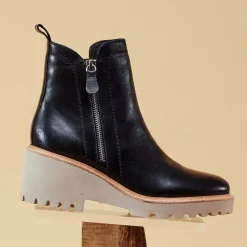 EOS Footwear Ankle Boots><noscript><img width=
