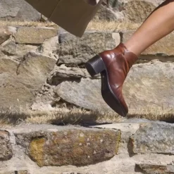EOS Footwear Ankle Boots><noscript><img width=