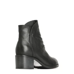 EOS Footwear Ankle Boots><noscript><img width=