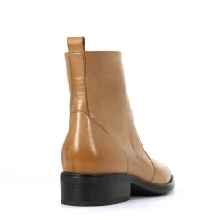 EOS Footwear Ankle Boots><noscript><img width=