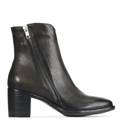 EOS Footwear Ankle Boots><noscript><img width=
