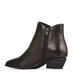 EOS Footwear Ankle Boots><noscript><img width=