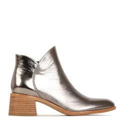 EOS Footwear Ankle Boots><noscript><img width=