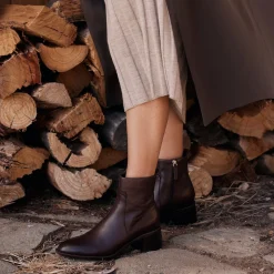 EOS Footwear Ankle Boots><noscript><img width=